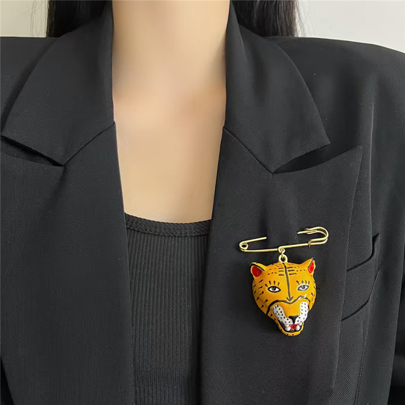 Elegante Emaille-Tiger-Brosche – Women'S Formal Wear Accessories Bewertung und Preis